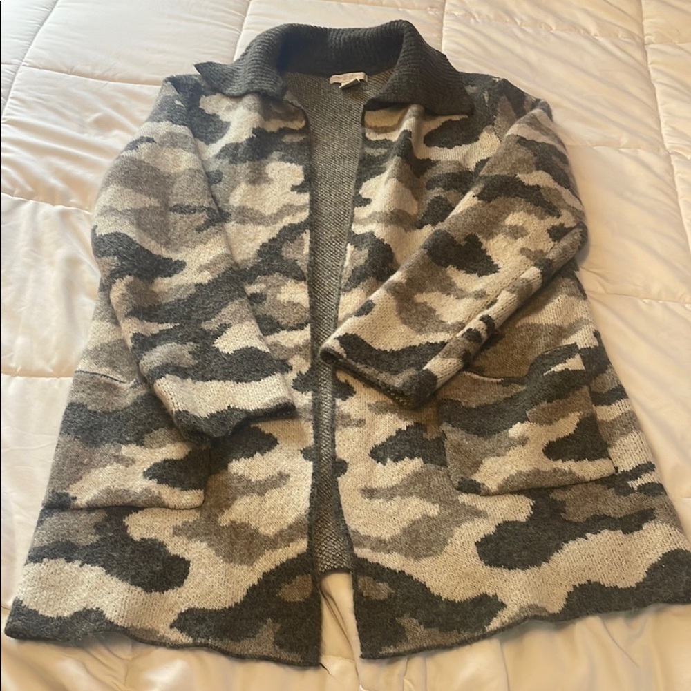 Christian Siriano Gray & Cream Knit Cardigan Camo Print Mint Large